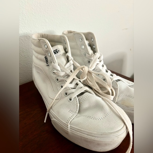 VANS WHITE HIGH TOP WOMENS SNEAKERS SZ US 8.5 - Picture 6 of 8